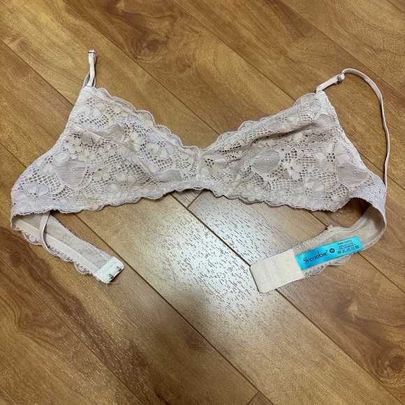 ⭐️3/$20 Nude lace Coobie bra - Picture 1 of 3